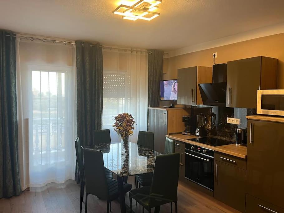 Villa Nadiya App Pool, Parking 또레비에하 외부 사진