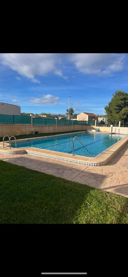Villa Nadiya App Pool, Parking 또레비에하 외부 사진