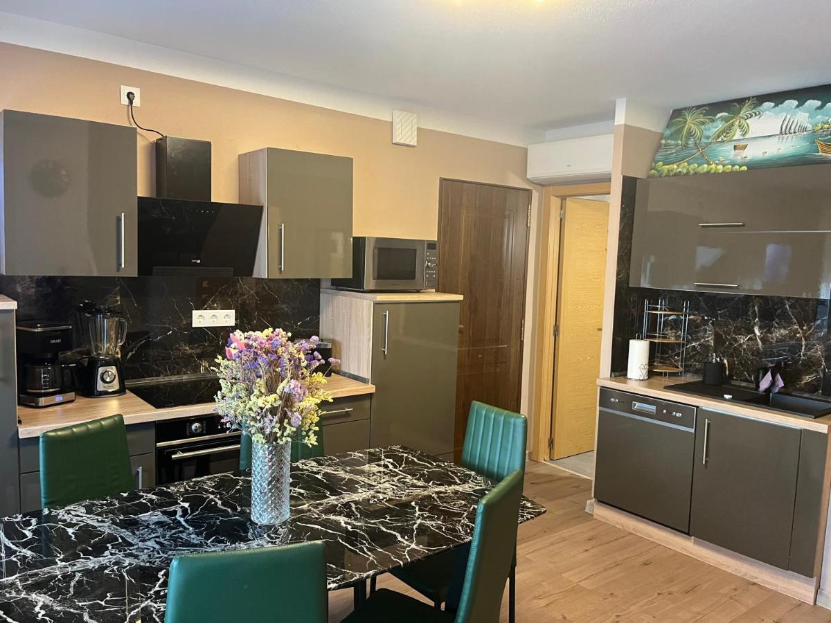 Villa Nadiya App Pool, Parking 또레비에하 외부 사진