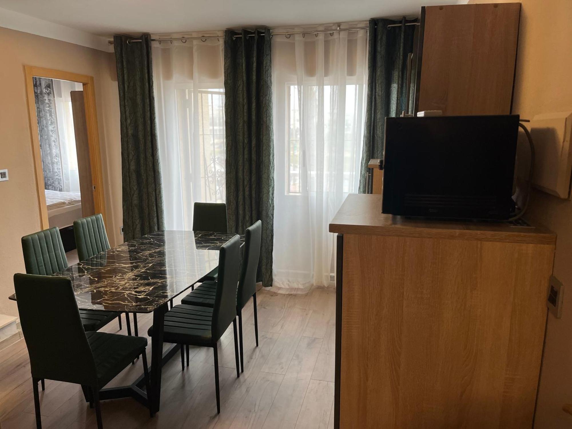 Villa Nadiya App Pool, Parking 또레비에하 외부 사진
