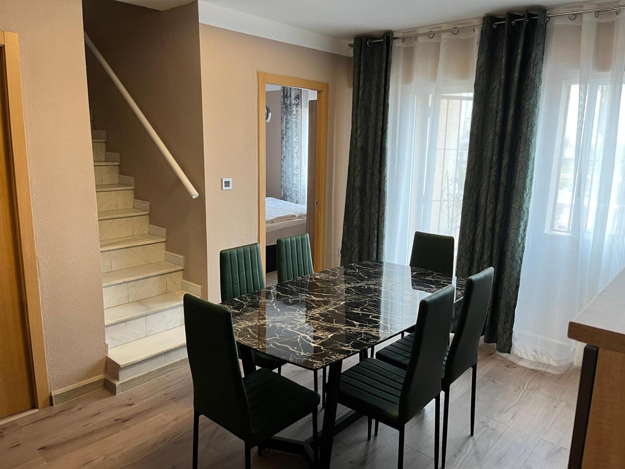 Villa Nadiya App Pool, Parking 또레비에하 외부 사진