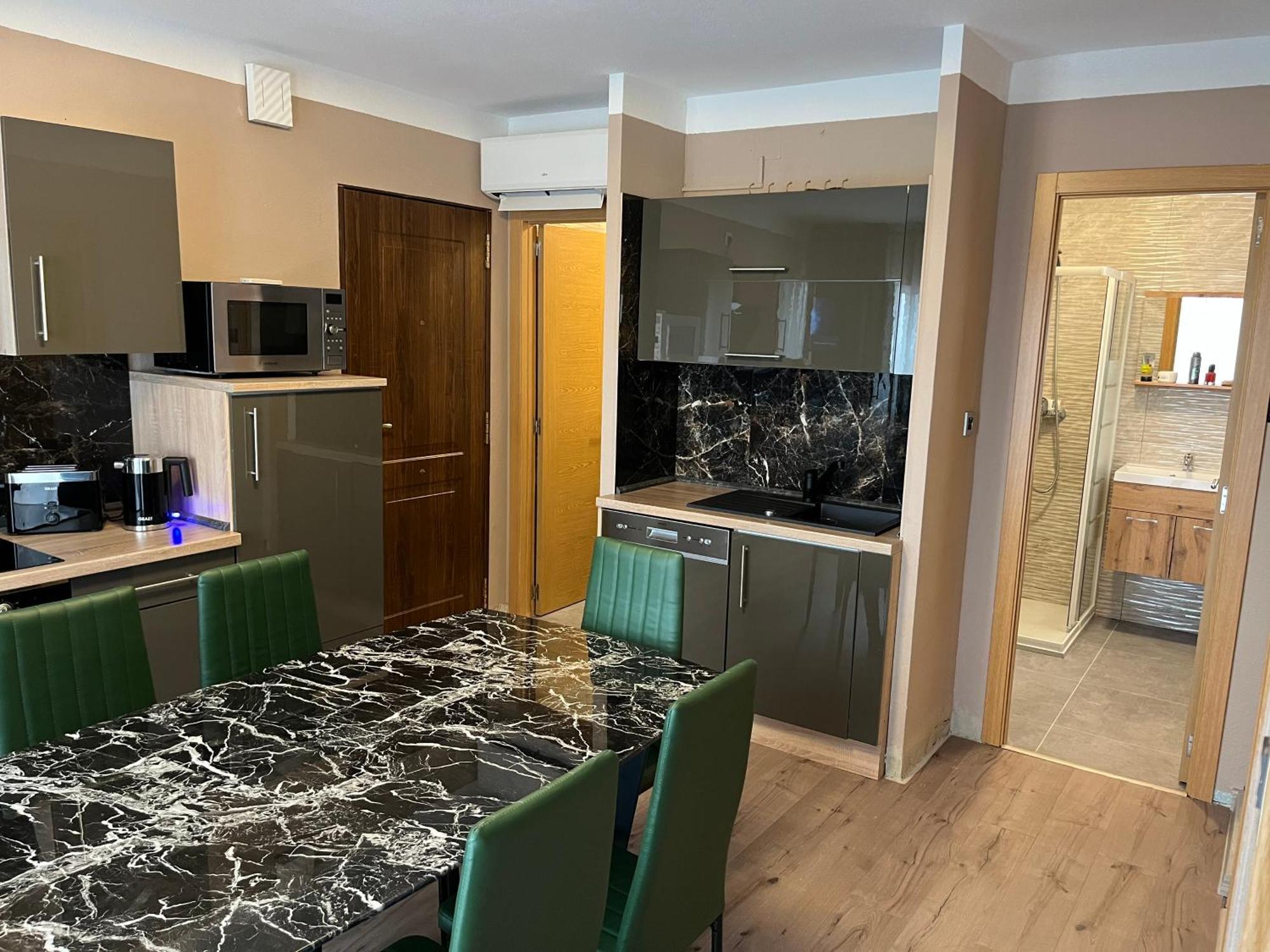Villa Nadiya App Pool, Parking 또레비에하 외부 사진
